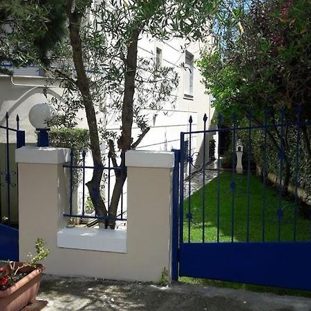 Ideal Family House Néa Péramos Екстериор снимка