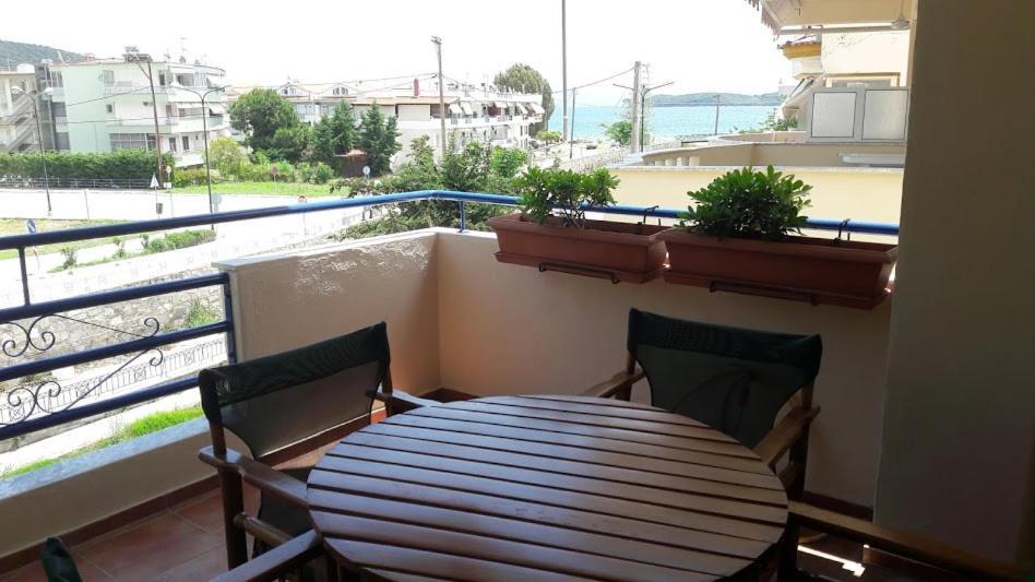 Ideal Family House Néa Péramos Екстериор снимка