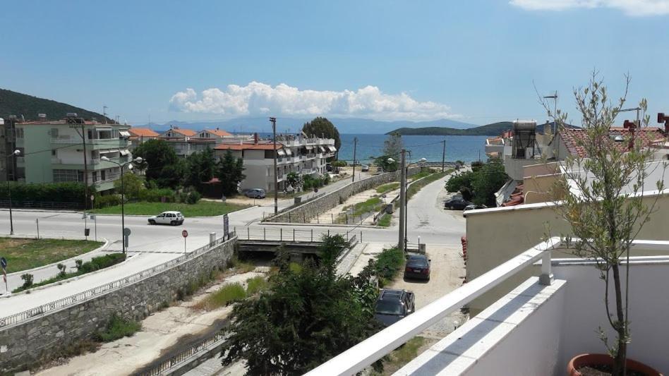 Ideal Family House Néa Péramos Екстериор снимка