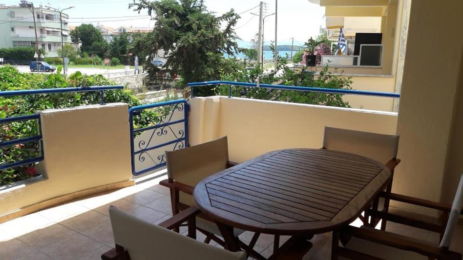 Ideal Family House Néa Péramos Екстериор снимка