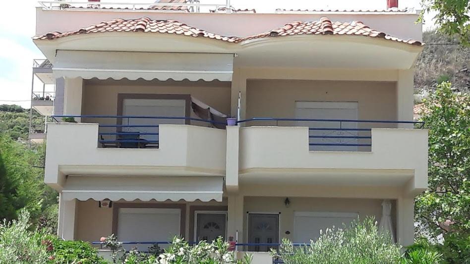 Ideal Family House Néa Péramos Екстериор снимка