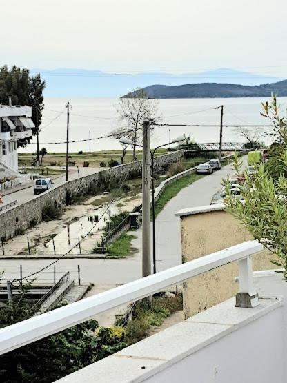 Ideal Family House Néa Péramos Екстериор снимка